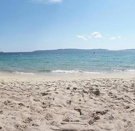 Studio lavandou avec parking privé proche mer Appartement