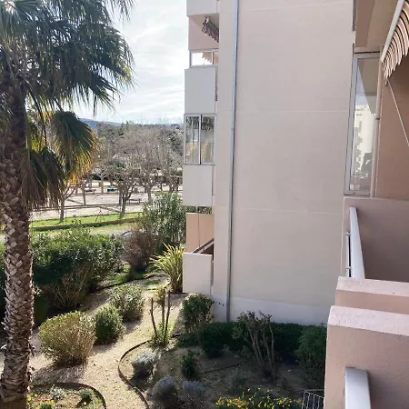 6 Pers. + Parking Prive + Terrasse * Le Lavandou