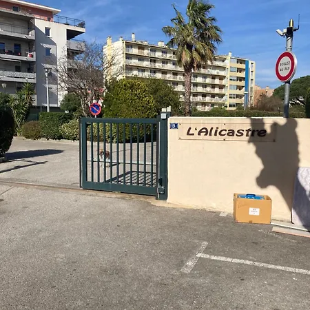 Lavandou Climatisation Avec Parking Prive Proche Le Lavandou