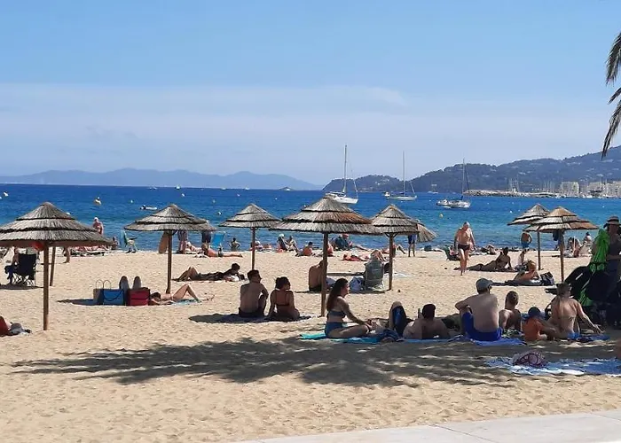 Studio Lavandou Avec Parking Prive Proche Mer *